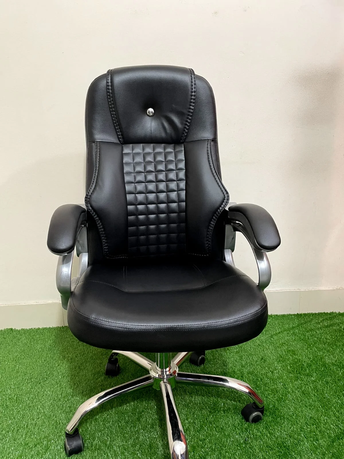 Premium Boss Office Chair – Model: RS-09 (SS Base) | Size: L - Image 2